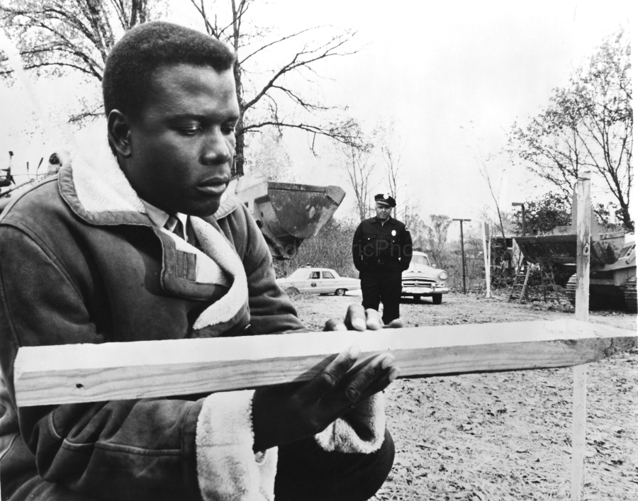 Sidney Poitier 1967 10 With Rod Steiger In the Heat of the Night.jpg